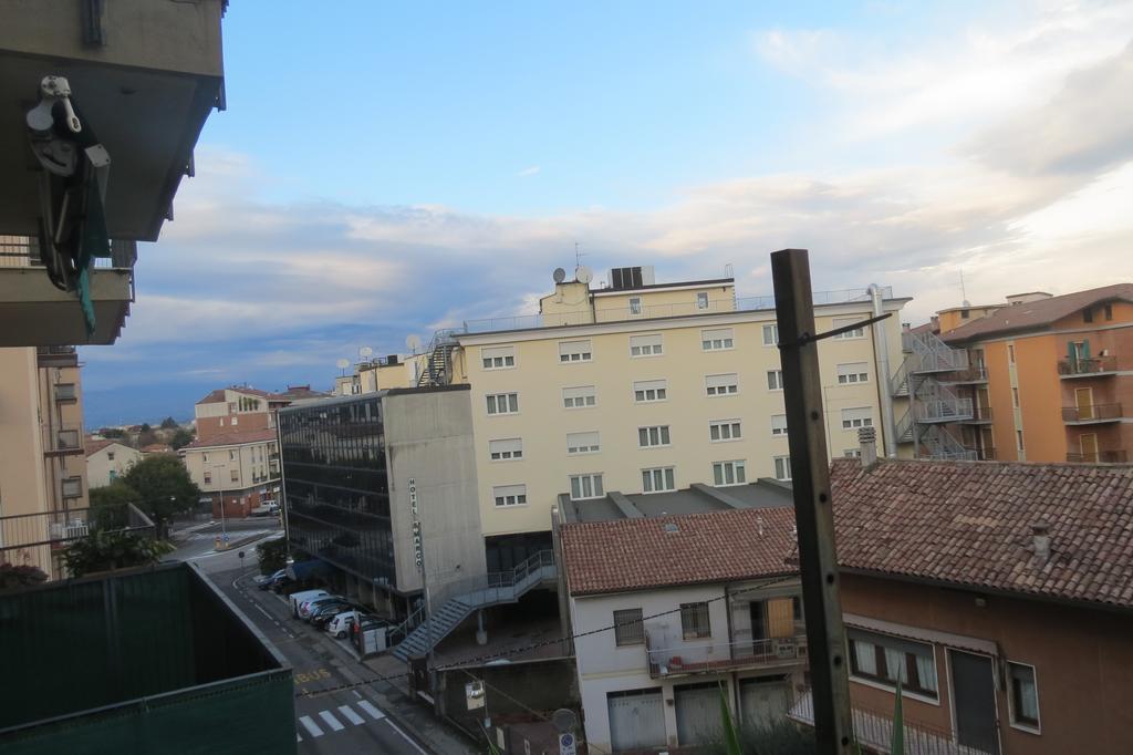 Dolce Vita Bed & Breakfast Verona Bagian luar foto